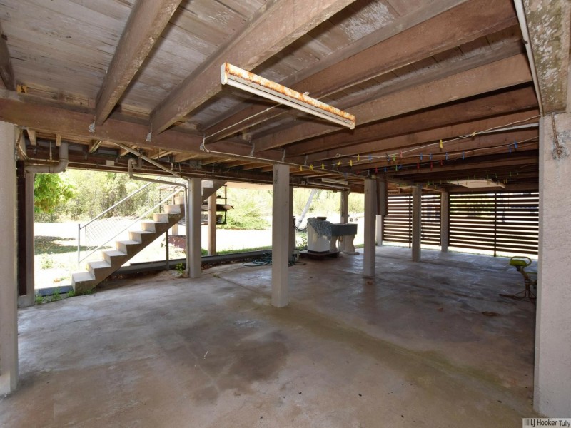 61 Taylor Street, Tully Heads QLD 4854