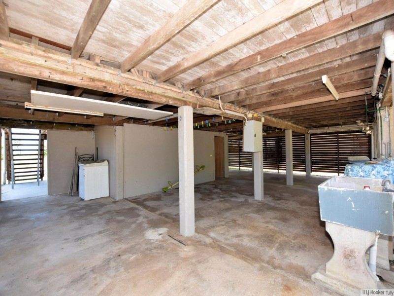 61 Taylor Street, Tully Heads QLD 4854