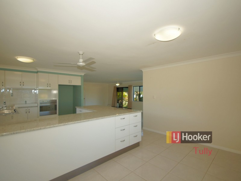 41 Taylor Street, Tully Heads QLD 4854