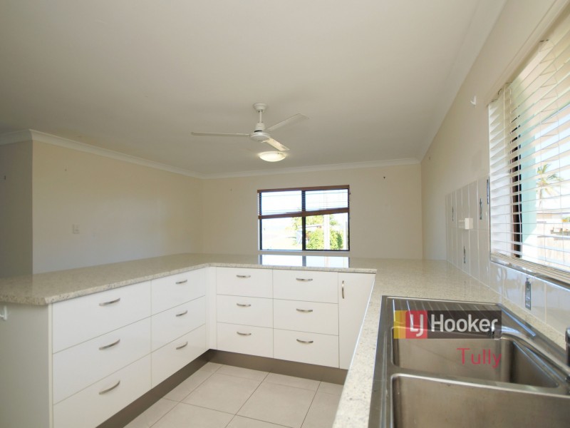 41 Taylor Street, Tully Heads QLD 4854