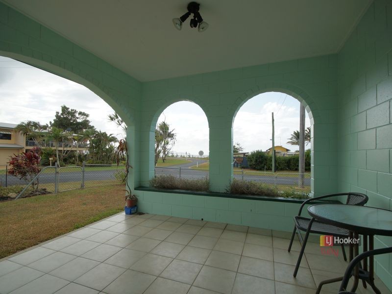 41 Taylor Street, Tully Heads QLD 4854