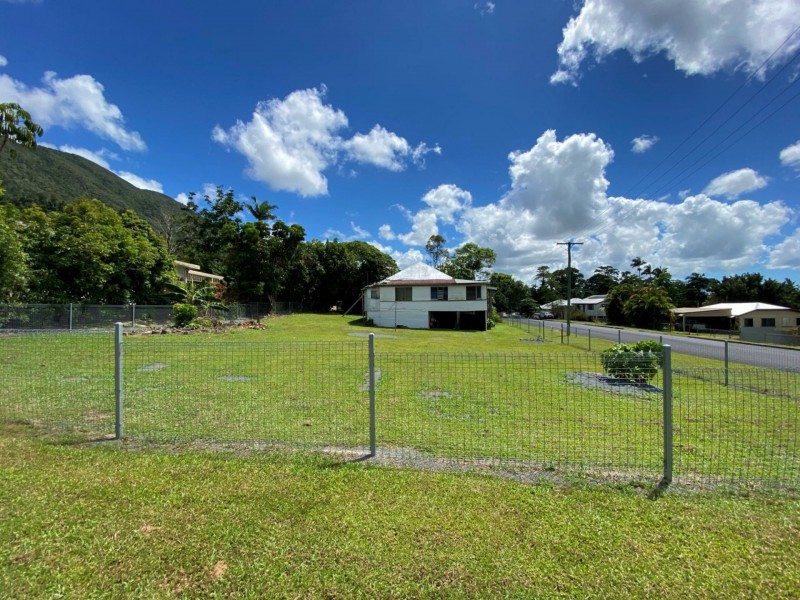 38 Mcquillen Street, Tully QLD 4854