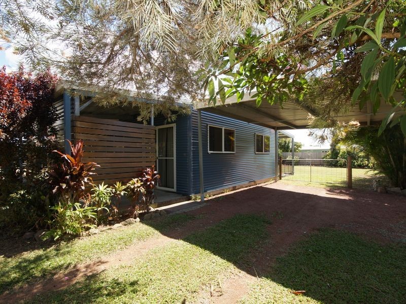 13 Amanda Crescent, Tully Heads QLD 4854