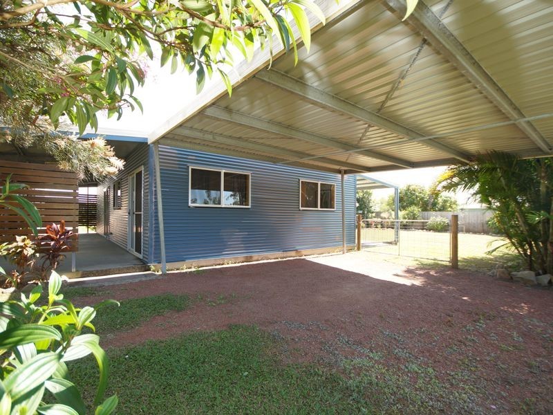 13 Amanda Crescent, Tully Heads QLD 4854