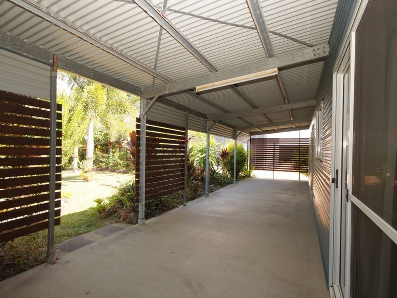 13 Amanda Crescent, Tully Heads QLD 4854