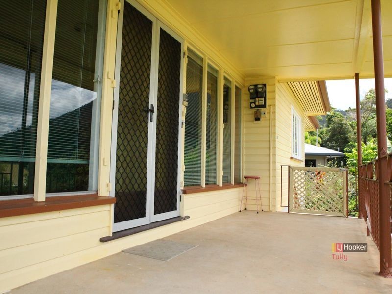 25 Hyatt, Tully QLD 4854