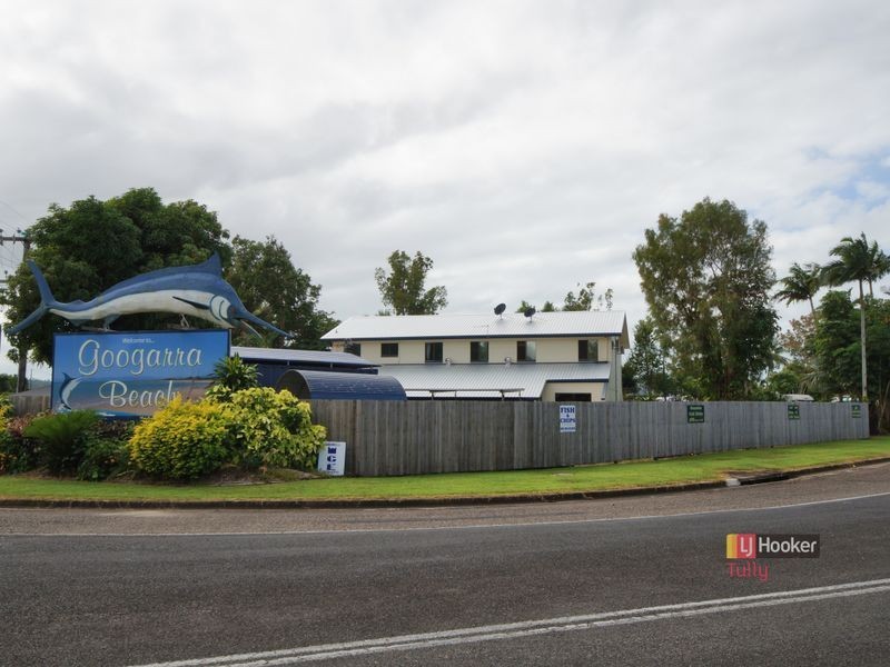 8 Amanda Cres, Tully Heads QLD 4854