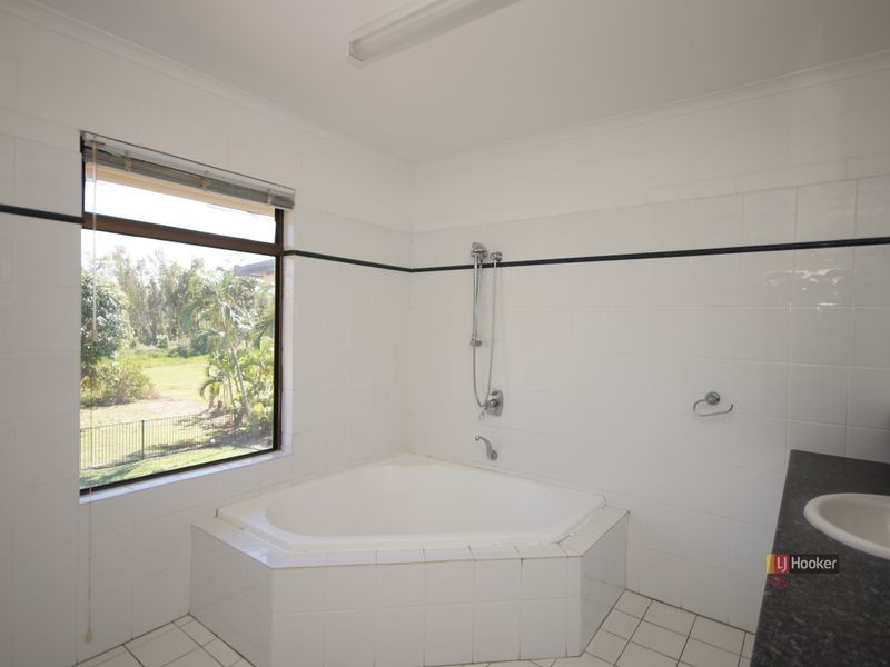 79 Taylor Street, Tully Heads QLD 4854