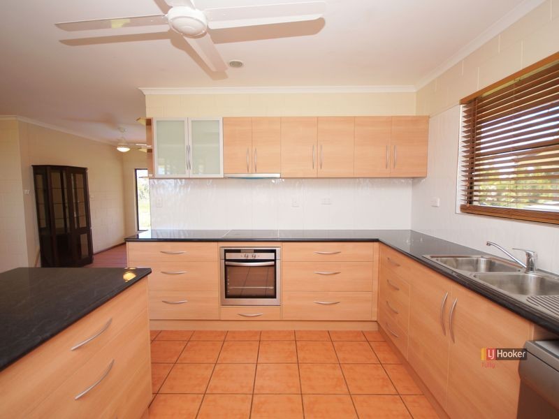 79 Taylor Street, Tully Heads QLD 4854