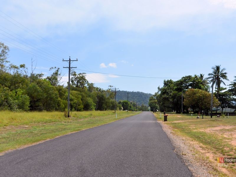 56 Luff Street, Hull Heads QLD 4854