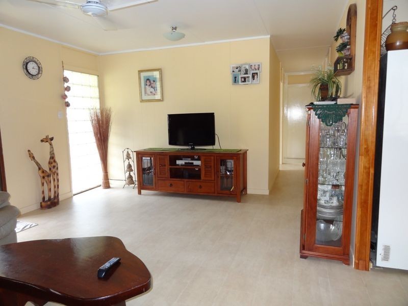 1 Millwood  Street, Tully QLD 4854
