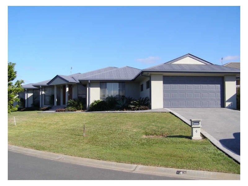 4 Riverbend Way, Murwillumbah NSW 2484