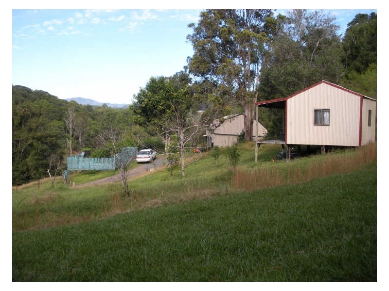 3 Meadow Place, Uki NSW 2484