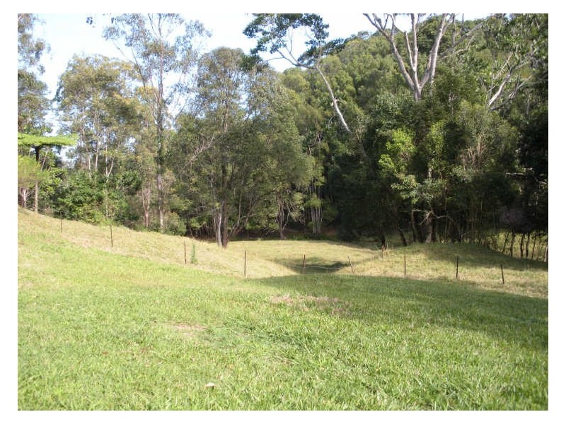 3 Meadow Place, Uki NSW 2484