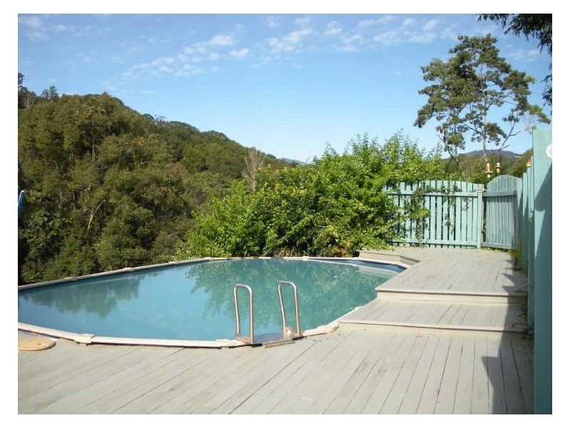 3 Meadow Place, Uki NSW 2484