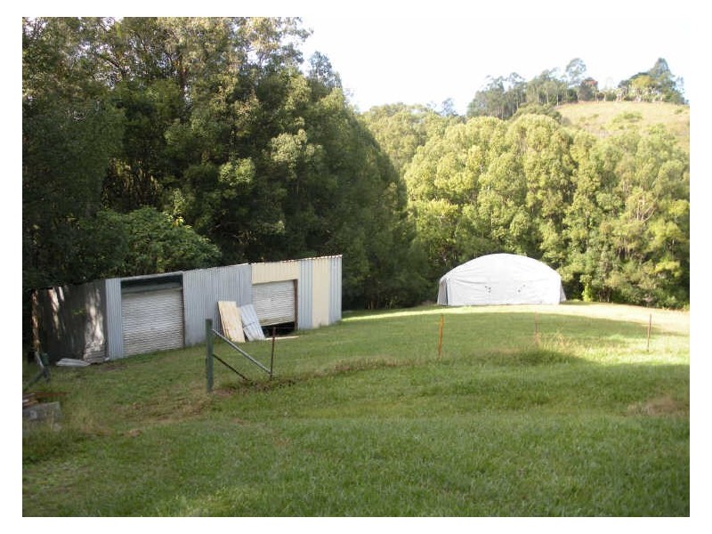 3 Meadow Place, Uki NSW 2484