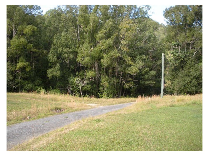 3 Meadow Place, Uki NSW 2484