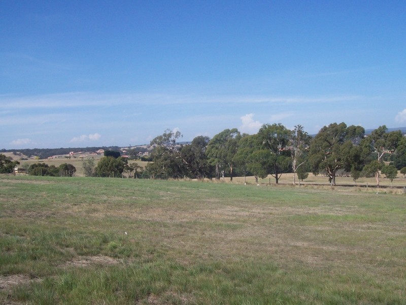 614/ Carmelo Court, Hidden Valley VIC 3756