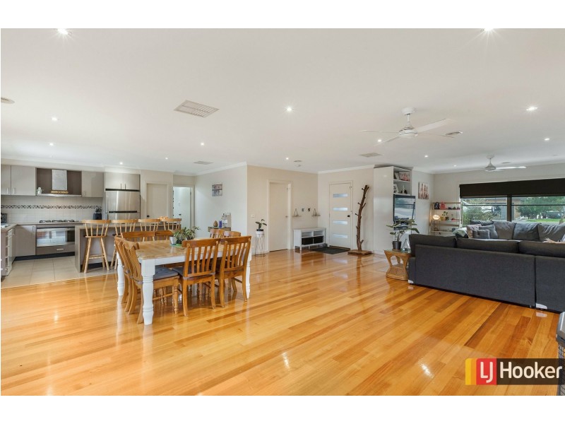3 The Outlook, Hidden Valley VIC 3756