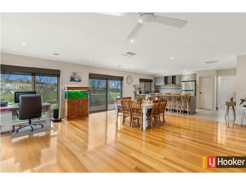 3 The Outlook, Hidden Valley VIC 3756