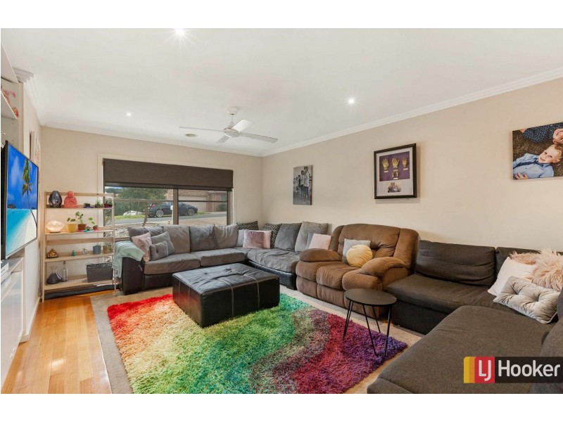 3 The Outlook, Hidden Valley VIC 3756