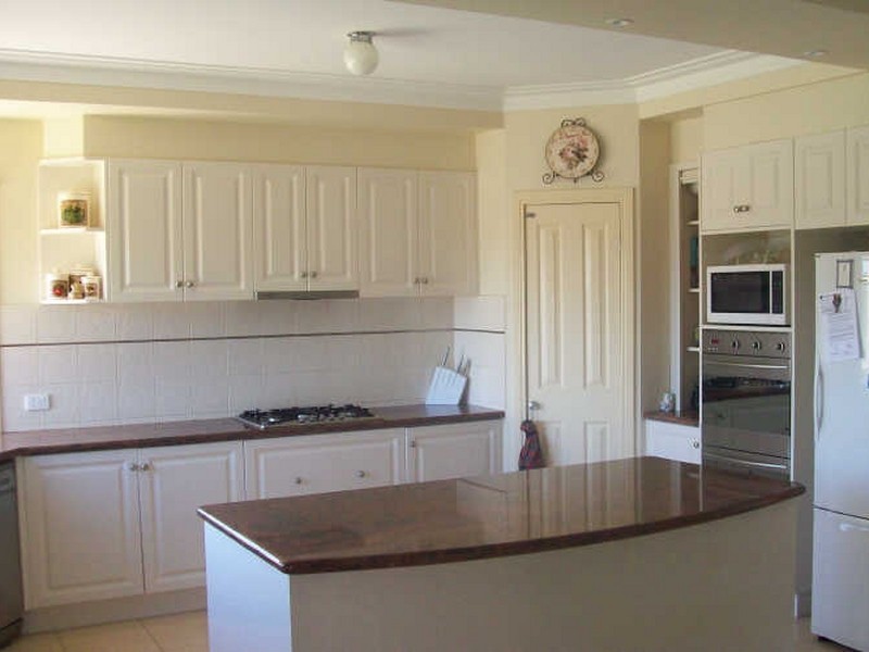 4 Ironbark Court, Hidden Valley VIC 3756