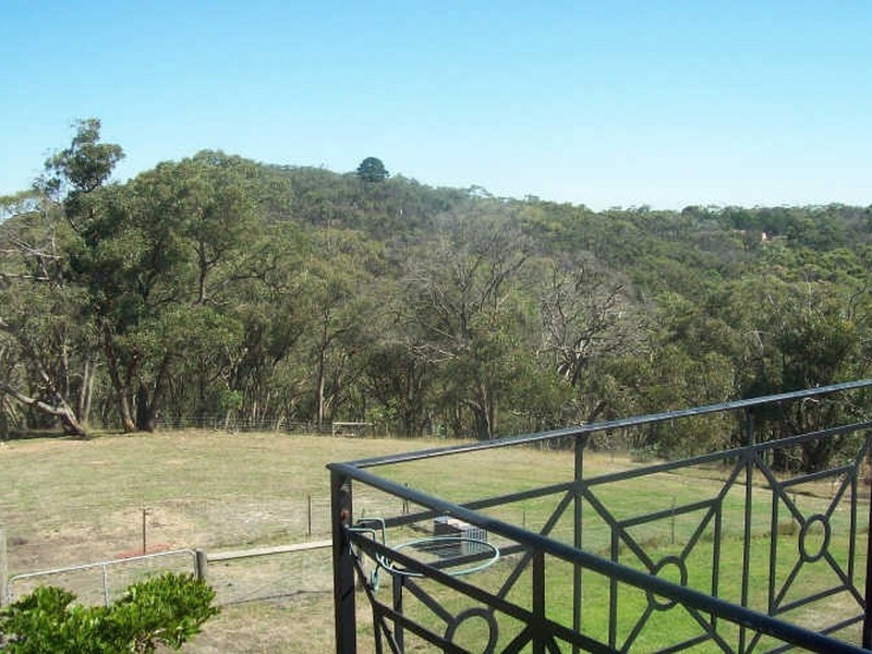 4 Ironbark Court, Hidden Valley VIC 3756