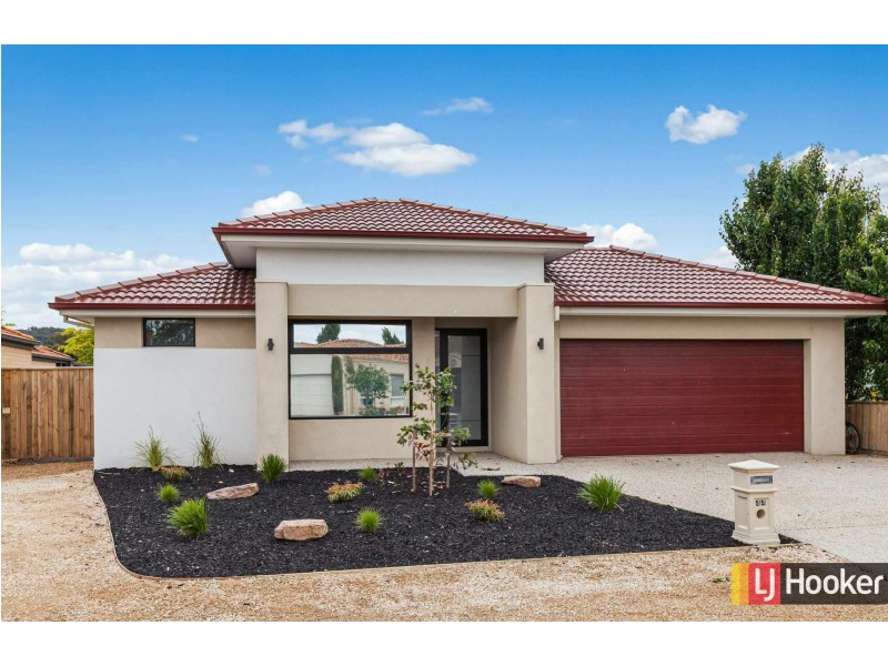 44 Augusta Way, Hidden Valley VIC 3756
