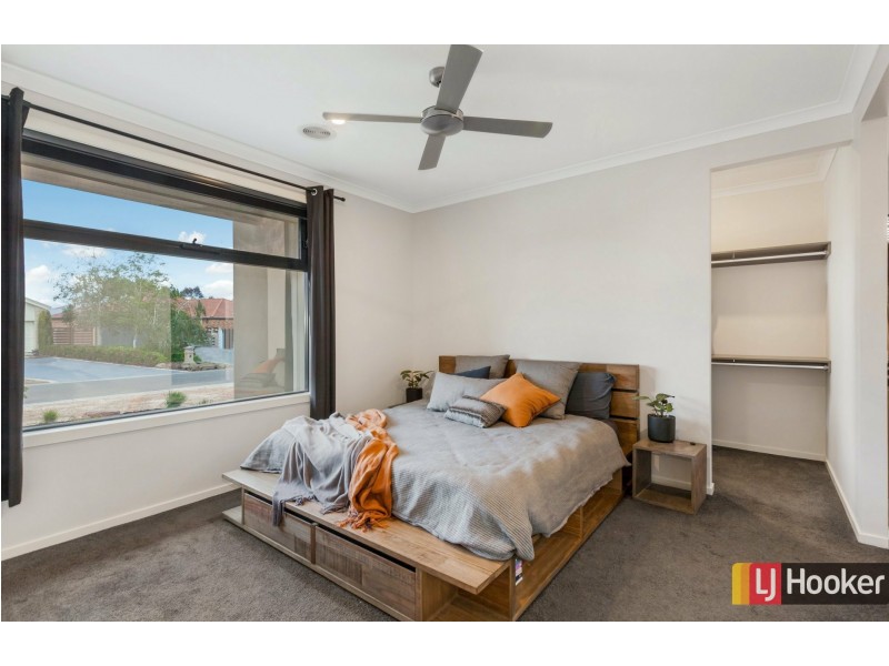 44 Augusta Way, Hidden Valley VIC 3756