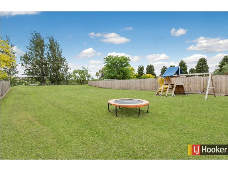 44 Augusta Way, Hidden Valley VIC 3756