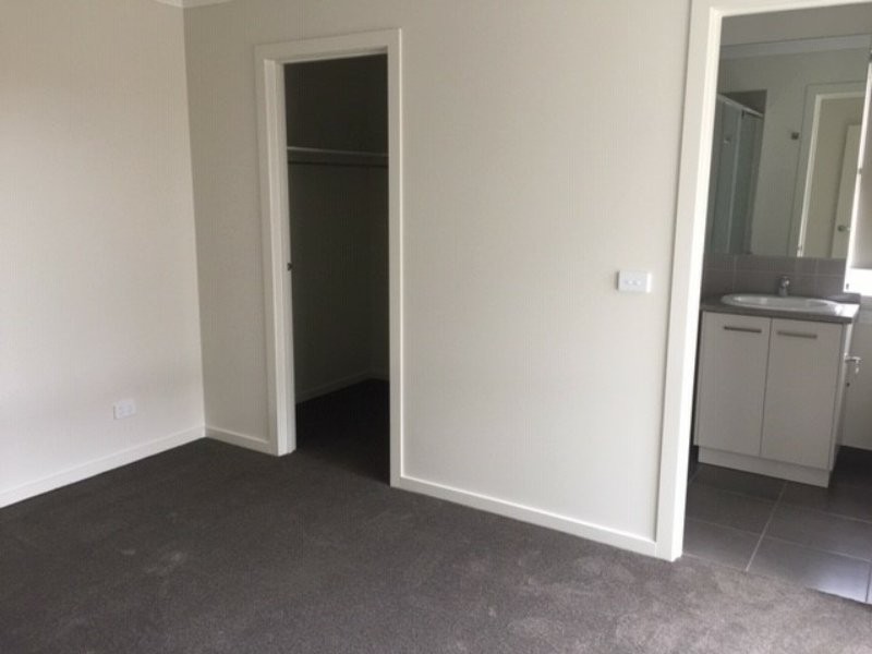 Unit 14/38 Corkwood Crescent, Wallan VIC 3756