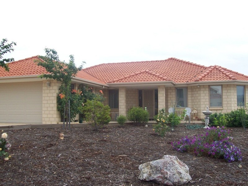 95 Valley Drive, Hidden Valley VIC 3756