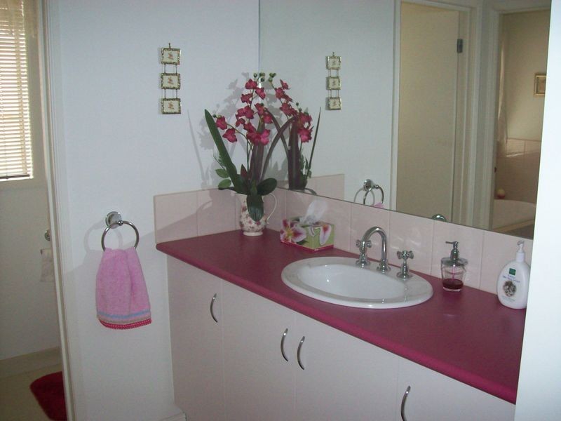 20 St Andrews Close, Hidden Valley VIC 3756