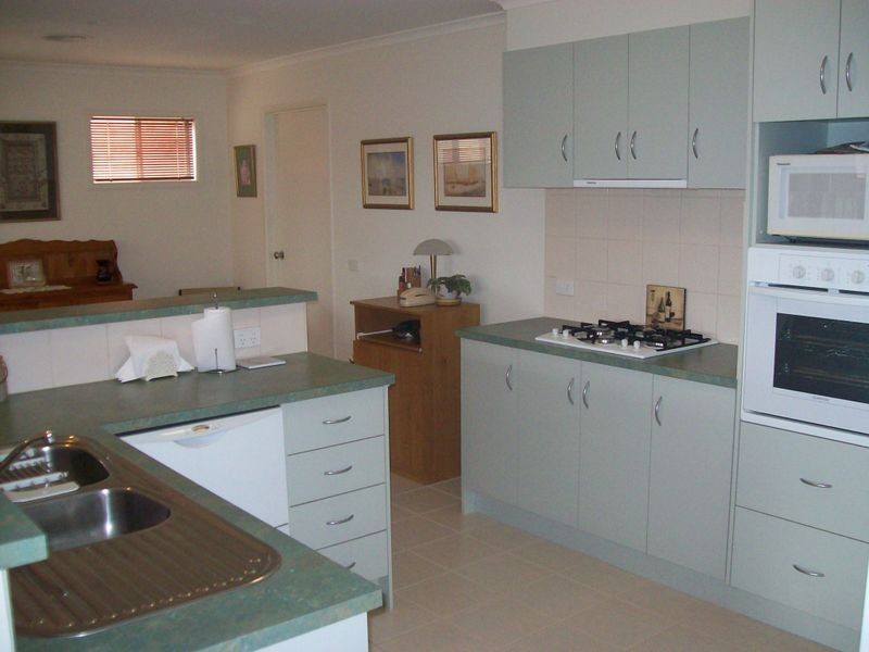 20 St Andrews Close, Hidden Valley VIC 3756