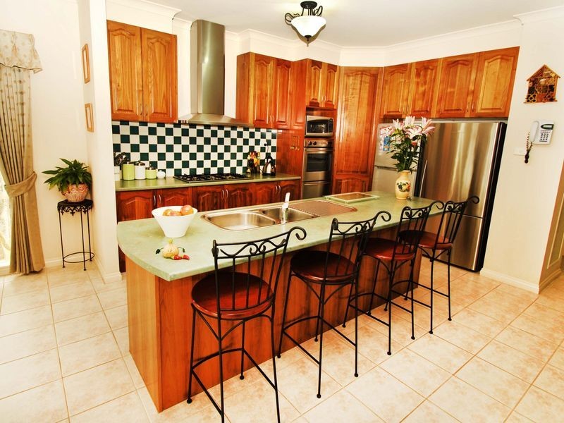 10 Morris Court, Kilmore VIC 3764