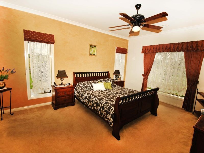 10 Morris Court, Kilmore VIC 3764