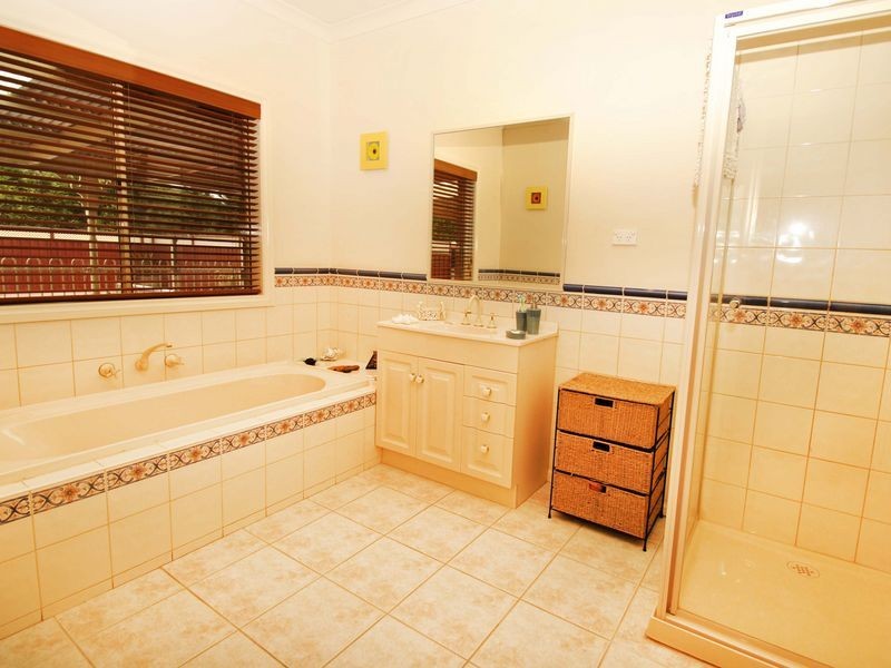 10 Morris Court, Kilmore VIC 3764