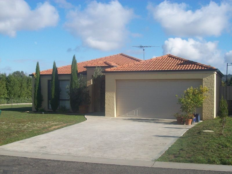 26 St Andrews Close, Hidden Valley VIC 3756