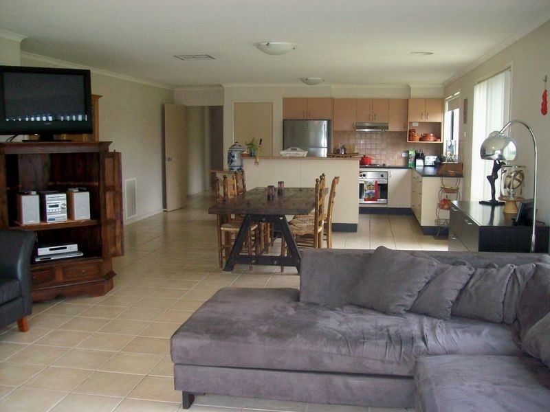 26 St Andrews Close, Hidden Valley VIC 3756