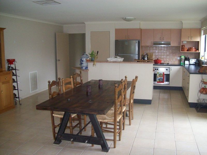 26 St Andrews Close, Hidden Valley VIC 3756