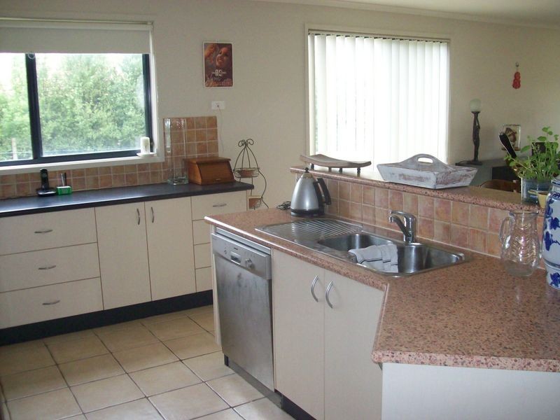 26 St Andrews Close, Hidden Valley VIC 3756