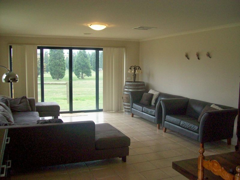 26 St Andrews Close, Hidden Valley VIC 3756