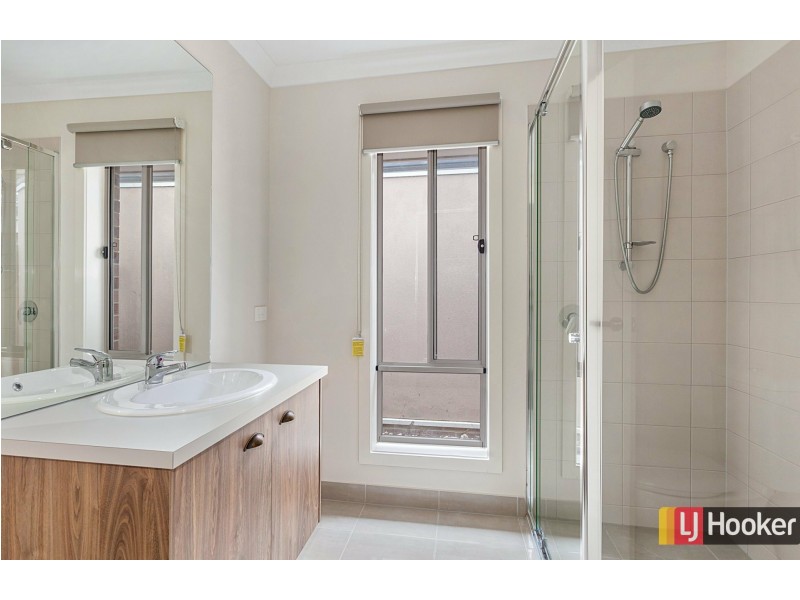 54 Lucknow Drive, Beveridge VIC 3753