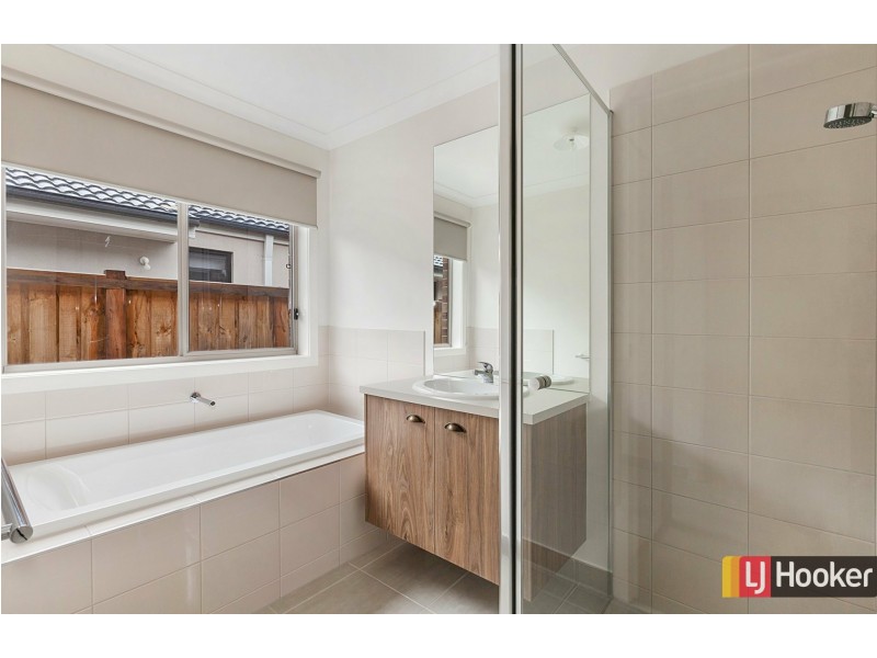 54 Lucknow Drive, Beveridge VIC 3753