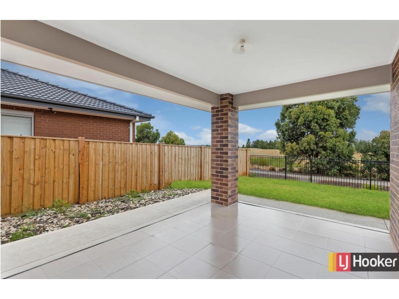 54 Lucknow Drive, Beveridge VIC 3753