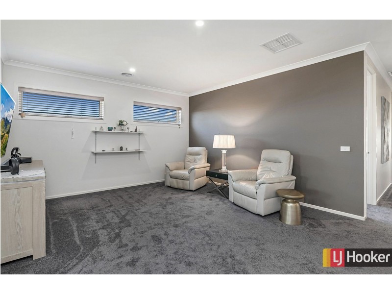 17 Aurina Drive, Hidden Valley VIC 3756