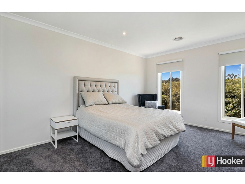 17 Aurina Drive, Hidden Valley VIC 3756