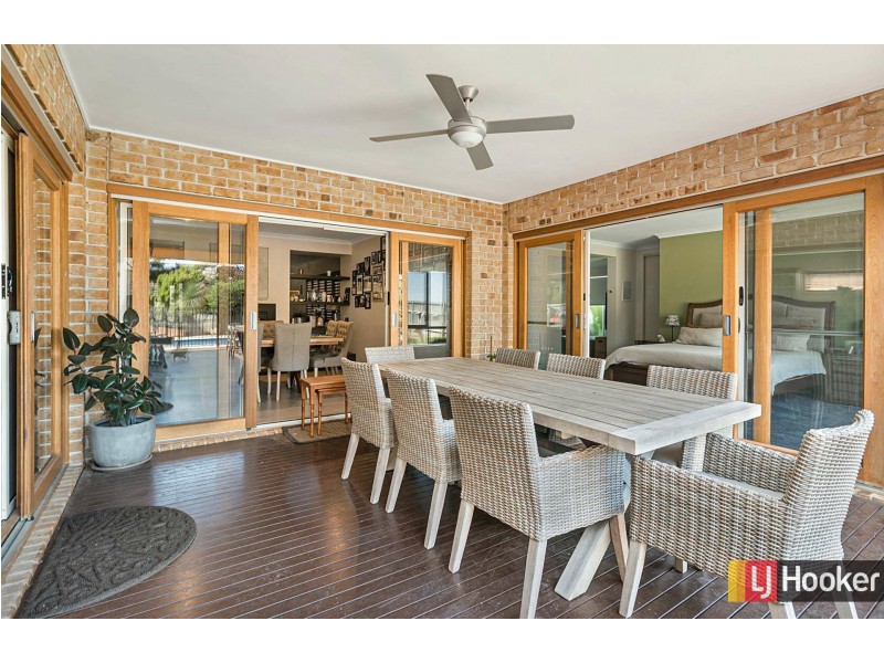 17 Aurina Drive, Hidden Valley VIC 3756