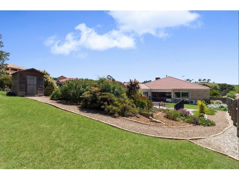 17 Aurina Drive, Hidden Valley VIC 3756