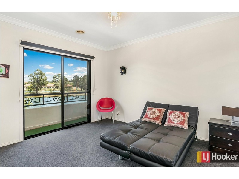 9 Lakeside Drive, Hidden Valley VIC 3756